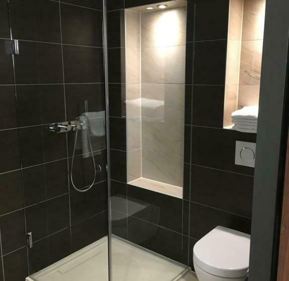 غرفة قياسية رباعية, Levell