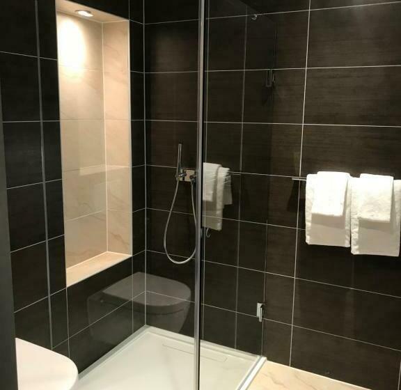 غرفة قياسية ثلاثية, Levell