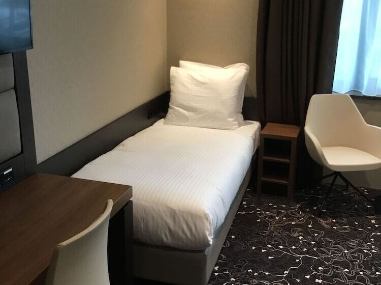 غرفة قياسية ثلاثية, Levell