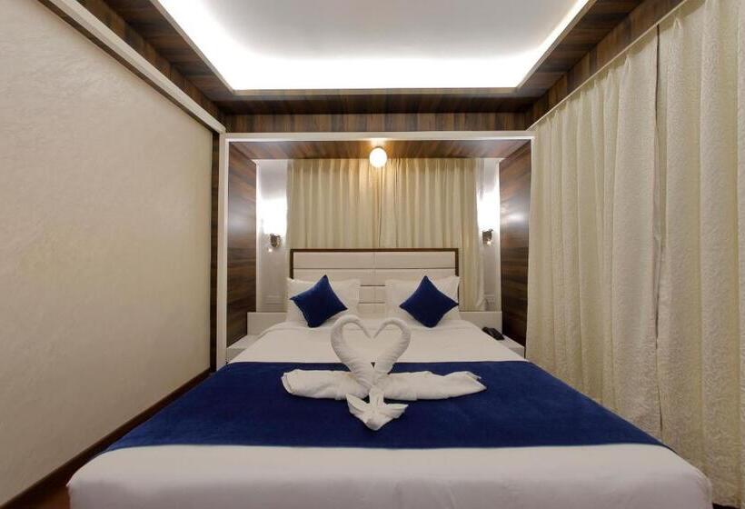 Junior Suite, Silver Heights