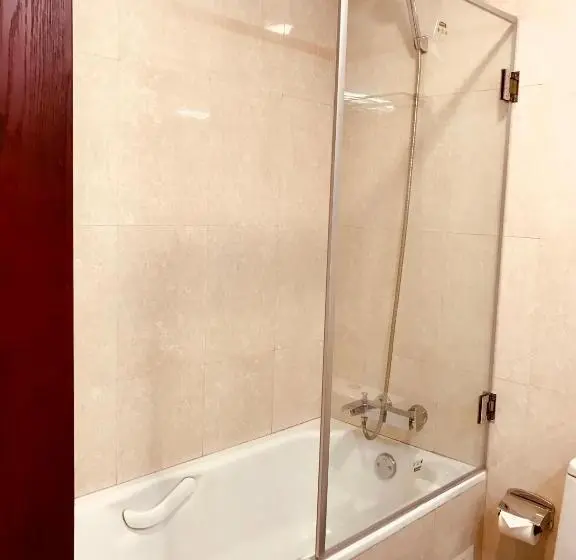 اتاق استاندارد با 2 تخت دوبل, Pefaco Hotel Maya Maya