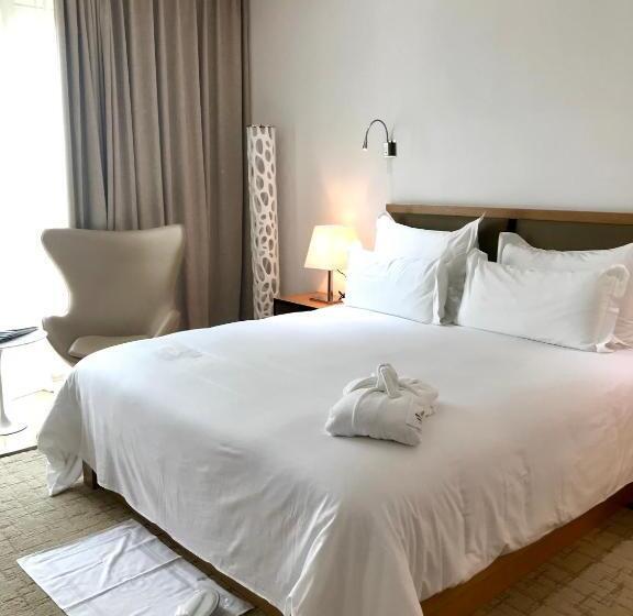 اتاق لوکس, Pefaco Hotel Maya Maya