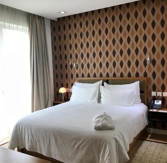 سوییت سوپریور, Pefaco Hotel Maya Maya