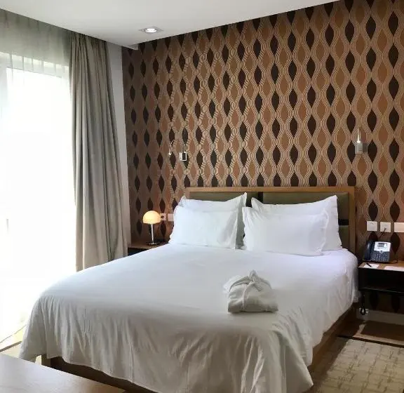 سوییت سوپریور, Pefaco Hotel Maya Maya