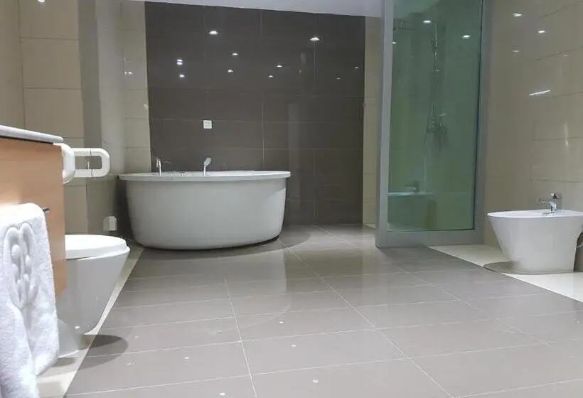 سوئیت پرزیدنت, Pefaco Hotel Maya Maya