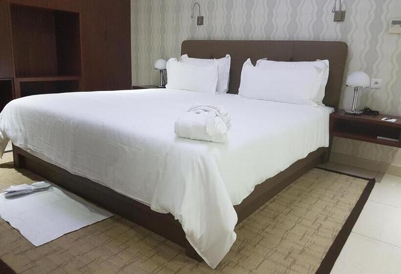 سوئیت پرزیدنت, Pefaco Hotel Maya Maya