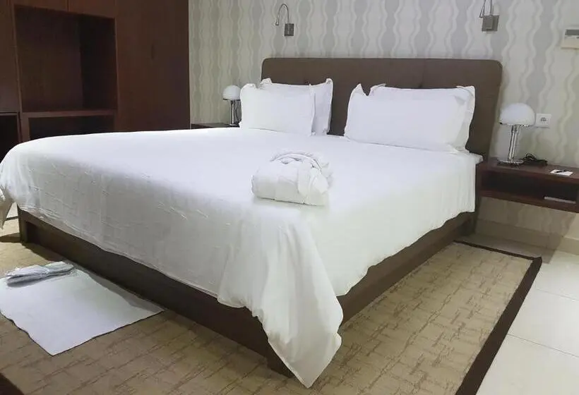 سوئیت پرزیدنت, Pefaco Hotel Maya Maya