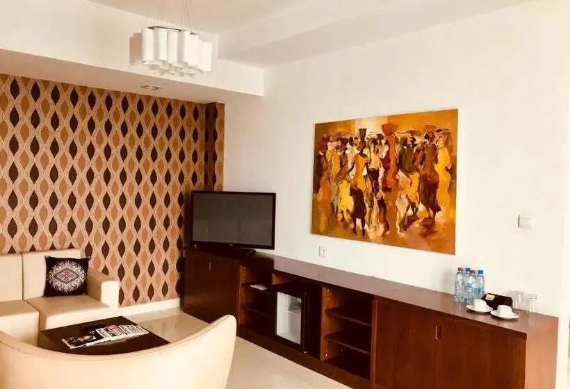 سوییت لوکس, Pefaco Hotel Maya Maya