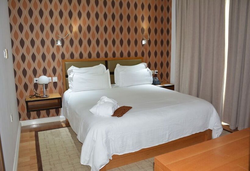 سوییت لوکس, Pefaco Hotel Maya Maya