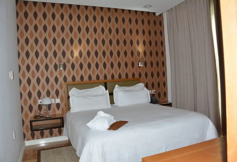 سوییت لوکس, Pefaco Hotel Maya Maya