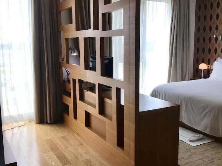 سوییت لوکس, Pefaco Hotel Maya Maya