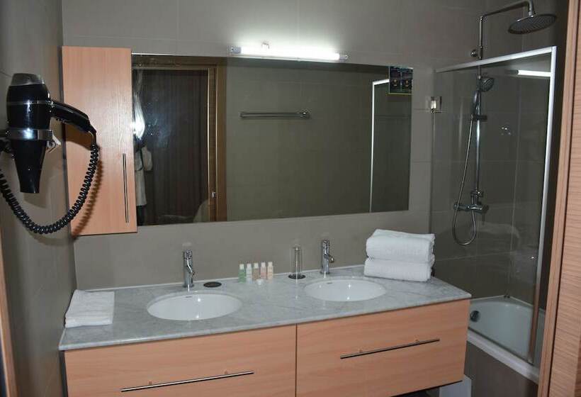 سوییت لوکس, Pefaco Hotel Maya Maya