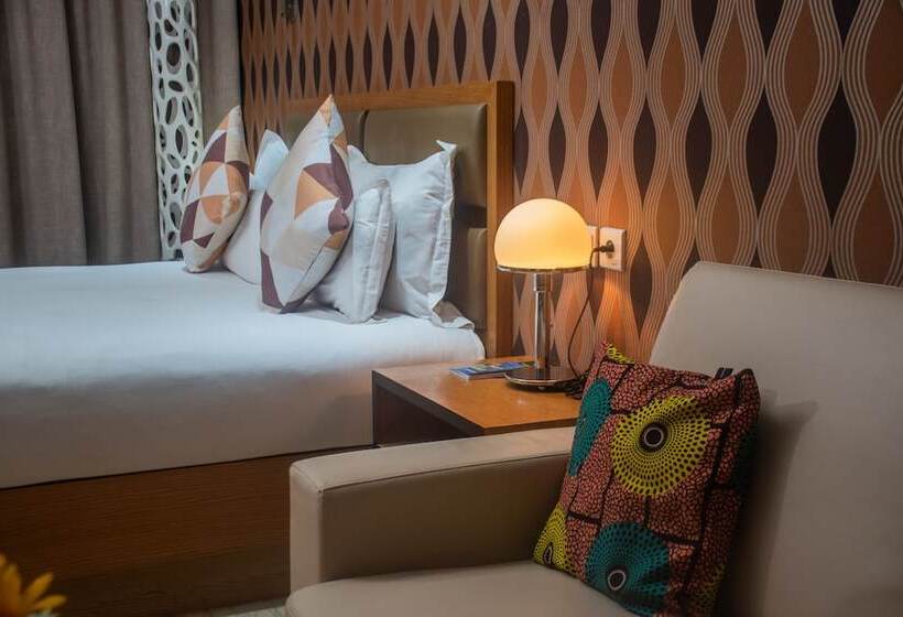 سوییت لوکس, Pefaco Hotel Maya Maya