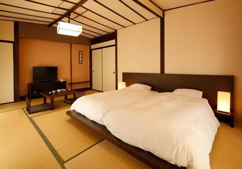 スタンダード４人部屋, 源泉掛け流しの宿albergo湯楽
