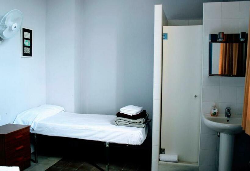 스탠다드 트리픔 룸 공동욕실, Alberg Solidança Hostel