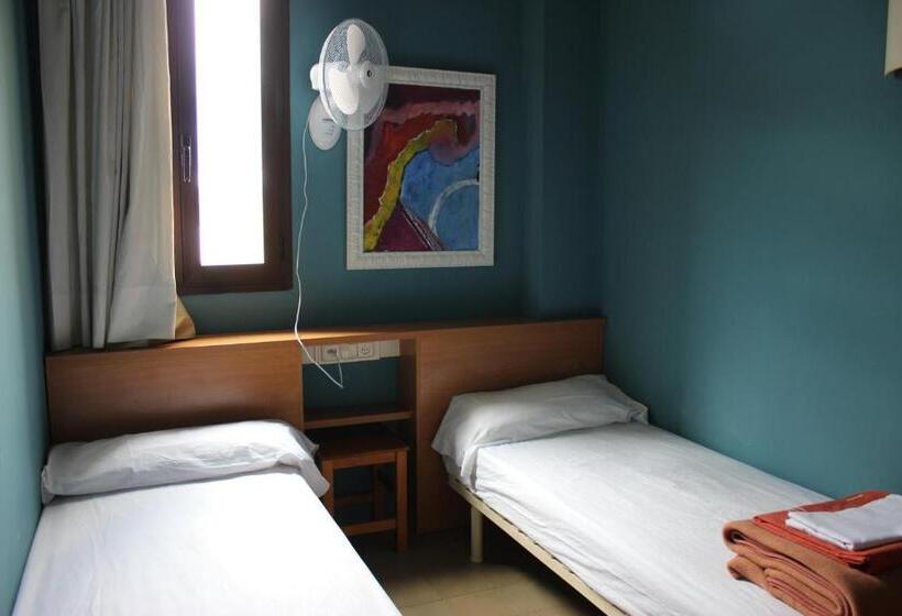 스탠다드 룸 공동 욕실, Alberg Solidança Hostel