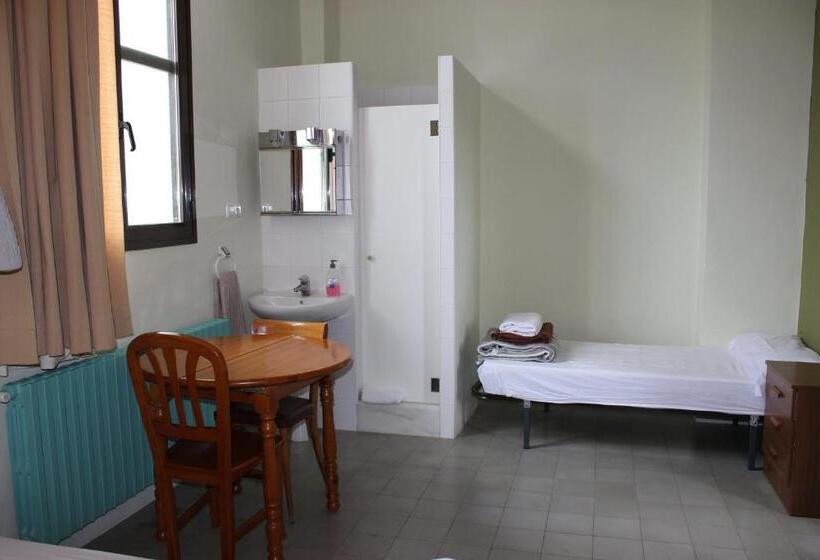 Номер Стандарт Четырехместный Совместный Санузел, Alberg Solidança Hostel