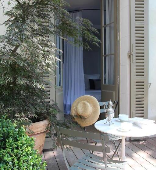Люкс Вид на Сад, La Divine Comédie Suites Deluxe