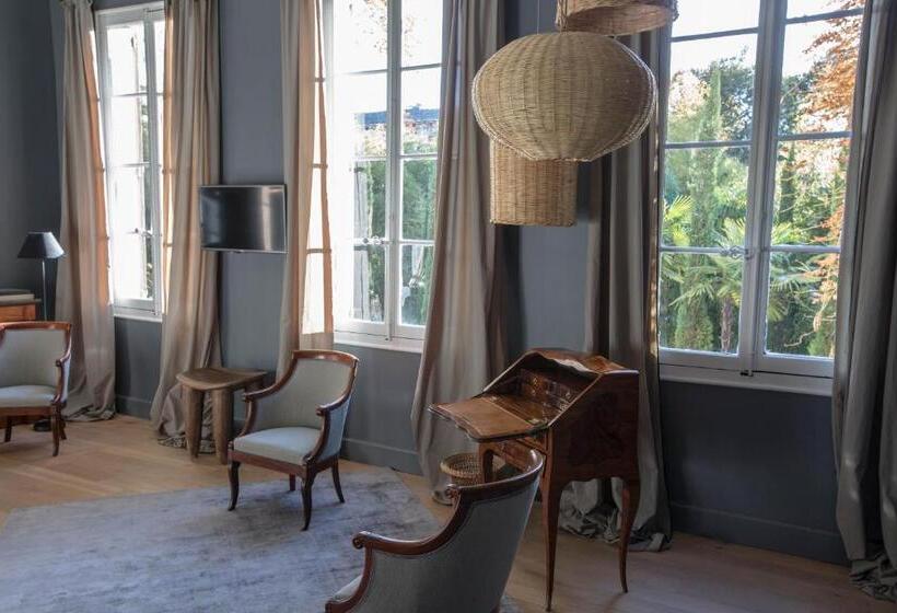 Люкс Вид на Сад, La Divine Comédie Suites Deluxe