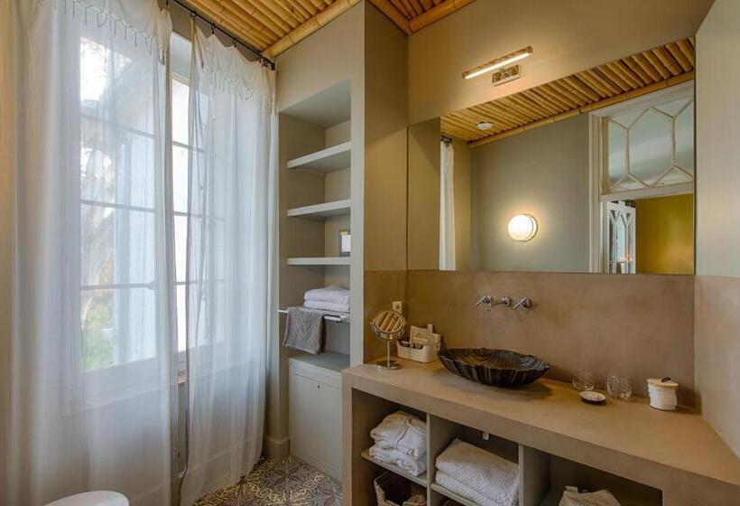 Люкс Вид на Сад, La Divine Comédie Suites Deluxe