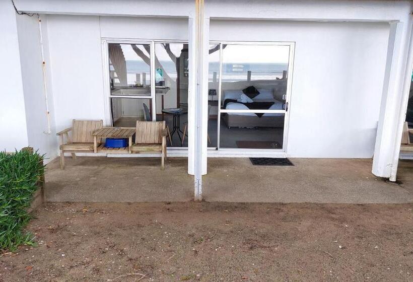 إستوديو قياسى, Edgewater Motel