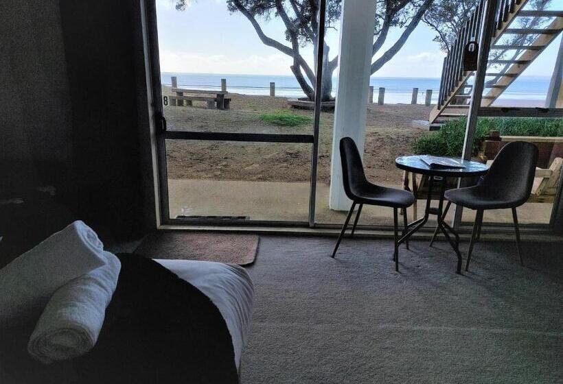 إستوديو قياسى, Edgewater Motel