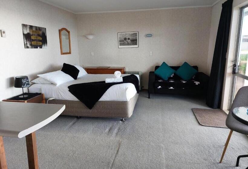 إستوديو قياسى, Edgewater Motel