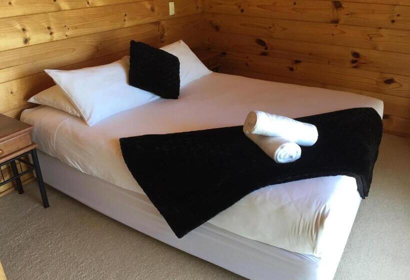 بنجلو عائلى مطل على البحر, Edgewater Motel