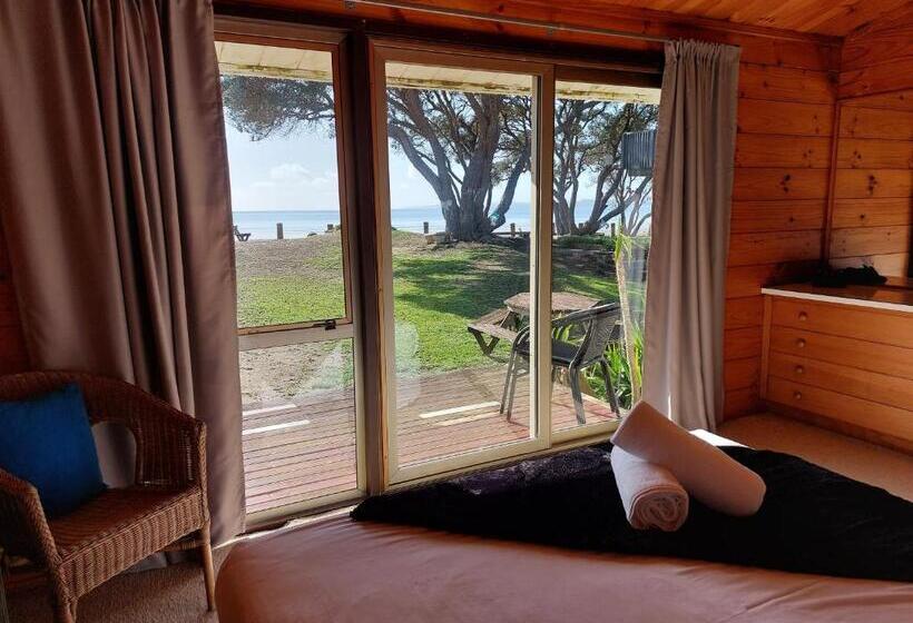 بنجلو عائلى مطل على البحر, Edgewater Motel