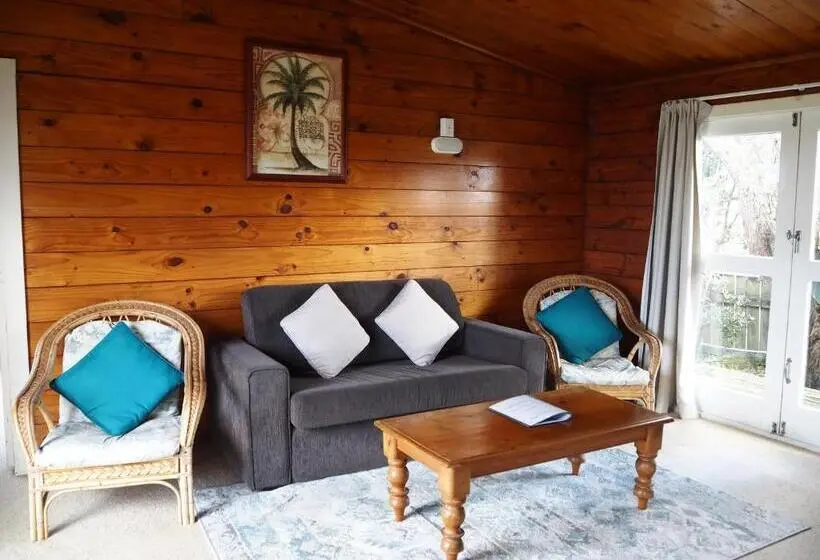 , Edgewater Motel