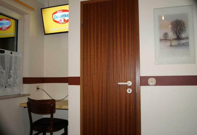 اتاق عادی, La Fontana