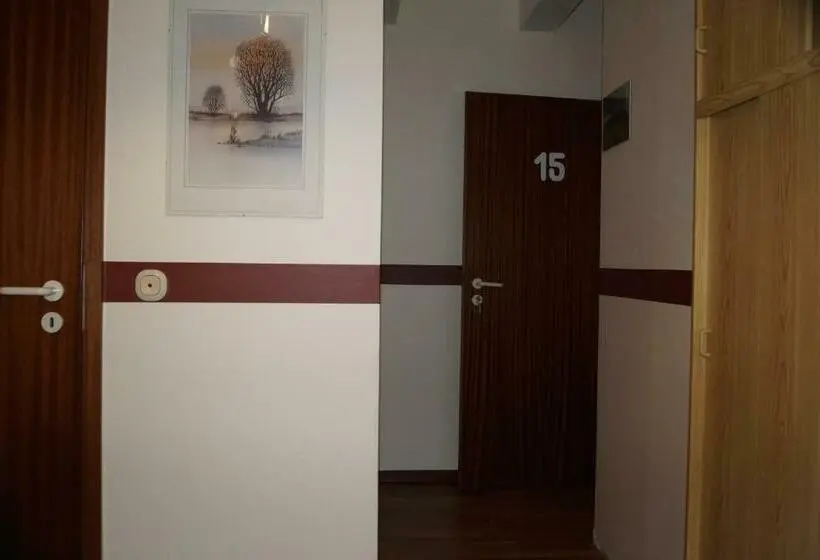 ベーシックルーム, La Fontana