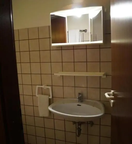 エコノミートリプルルーム, La Fontana