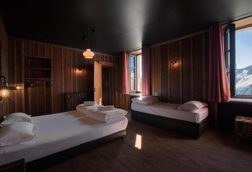 חדר משפחתי נוף להרים, Refuge Du Montenvers