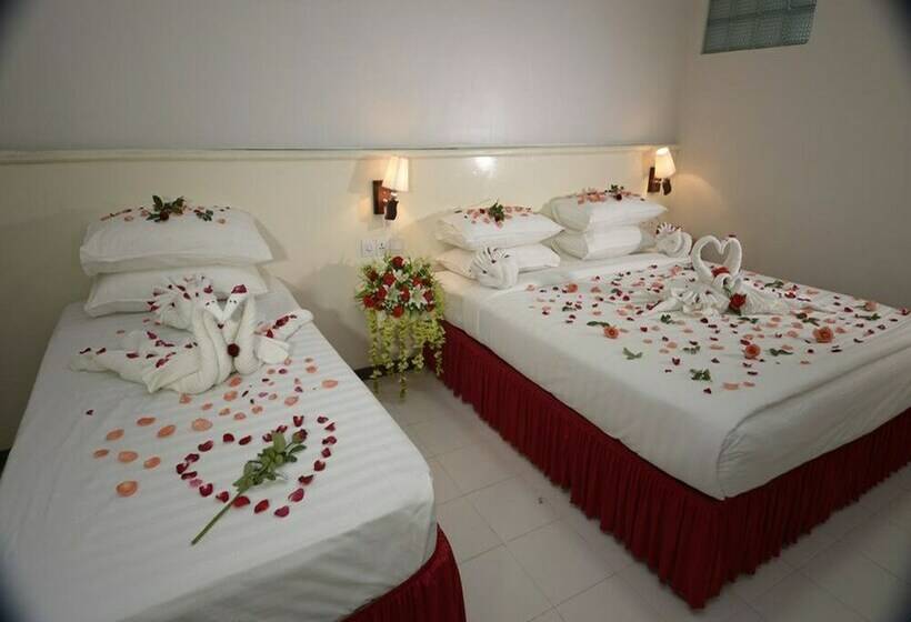 سوییت جونیور, Taw Win Yadanar