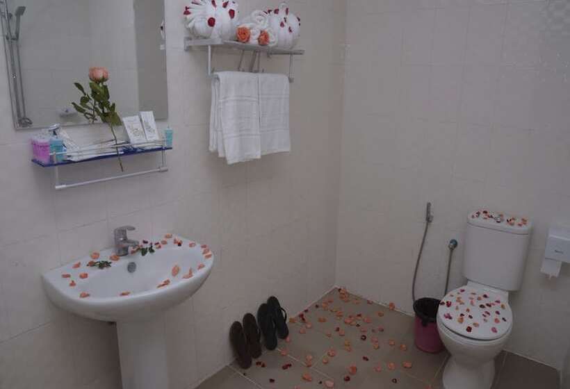 سوییت جونیور, Taw Win Yadanar