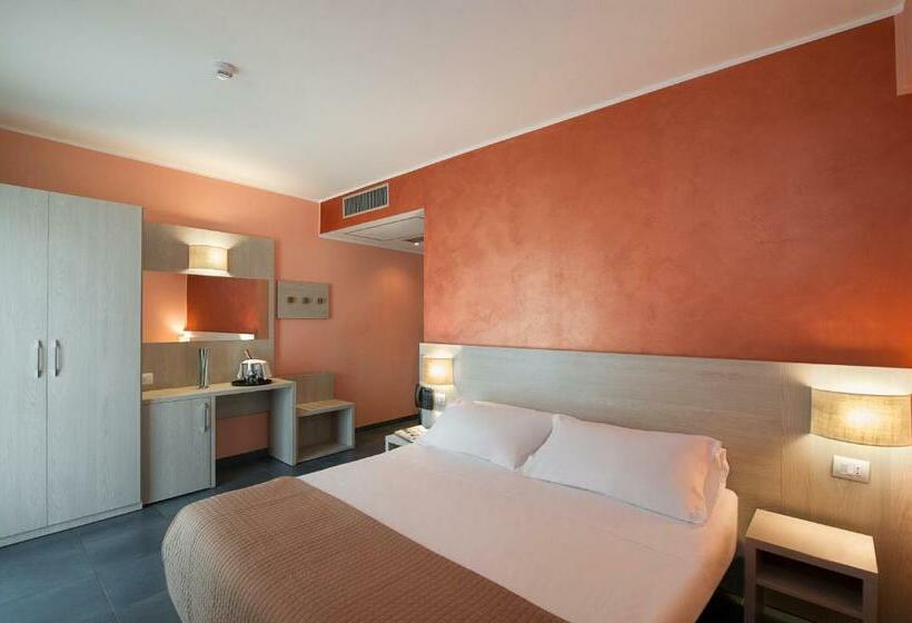 غرفة قياسية سرير كينج, Testani Colleferro