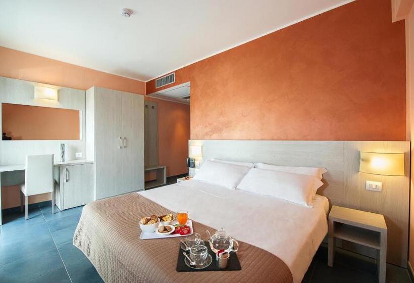 غرفة كومفورت ثلاثية, Testani Colleferro