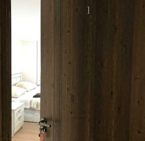 اتاق استاندارد با سرویس بهداشتی مشترک, Le Petit