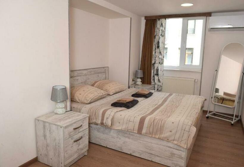 اتاق استاندارد با سرویس بهداشتی مشترک, Le Petit