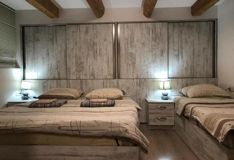 اتاق استاندارد با سرویس بهداشتی مشترک, Le Petit