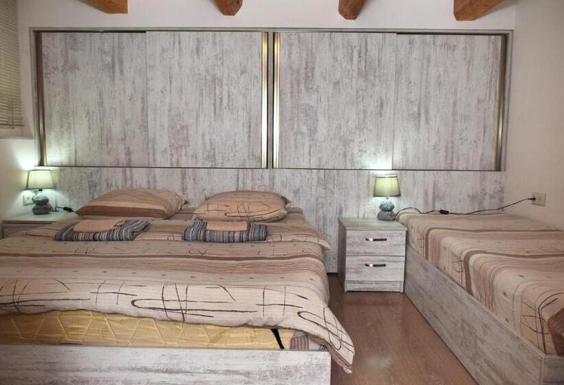 اتاق استاندارد با سرویس بهداشتی مشترک, Le Petit