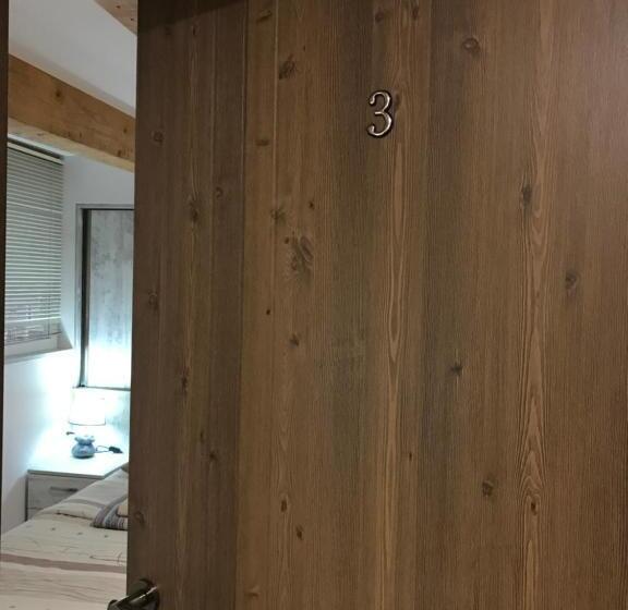 اتاق استاندارد با سرویس بهداشتی مشترک, Le Petit