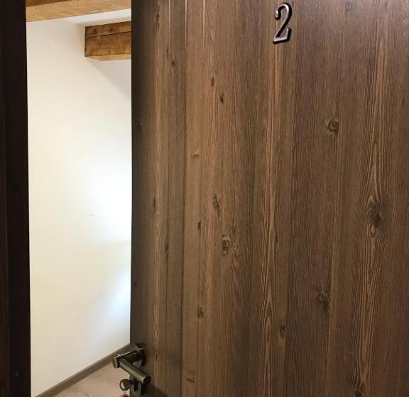 اتاق استاندارد با سرویس بهداشتی مشترک, Le Petit