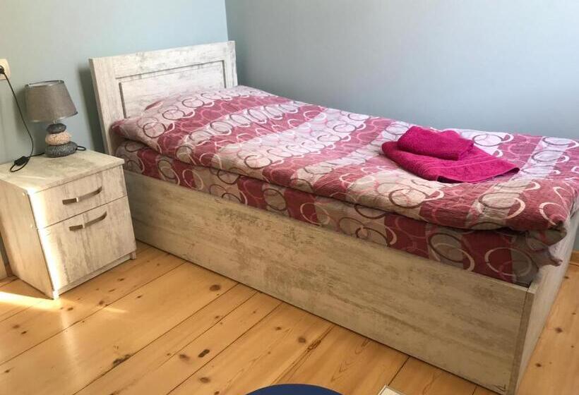 اتاق استاندارد یک تخته با سرویس بهداشتی مشترک, Le Petit