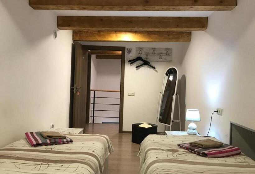 اتاق استاندارد با سرویس بهداشتی مشترک, Le Petit