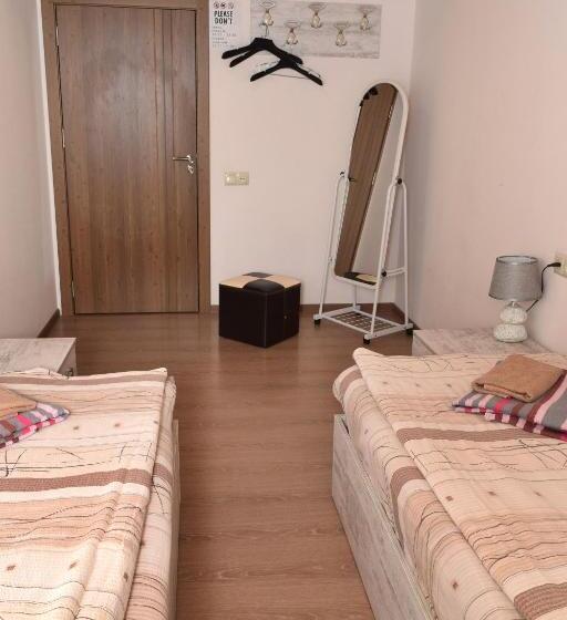 اتاق استاندارد با سرویس بهداشتی مشترک, Le Petit