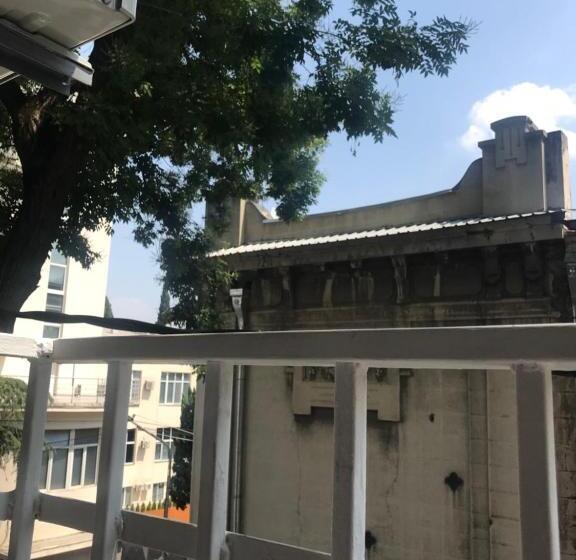 اتاق استاندارد با سرویس بهداشتی مشترک, Le Petit