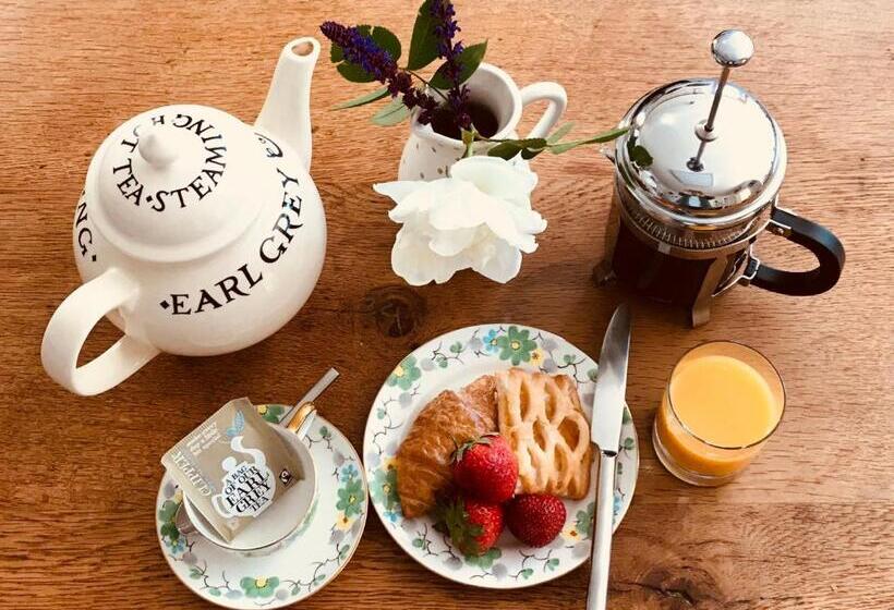 חדר סטנדרט, Tresillian House