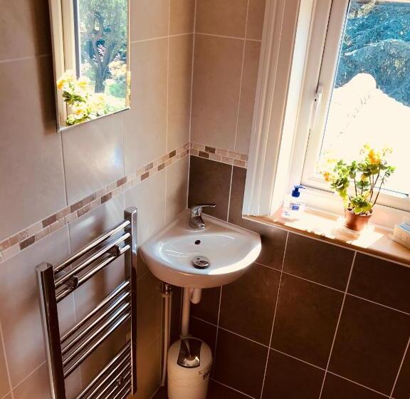 اتاق لوکس با تخت بزرگ, Tresillian House